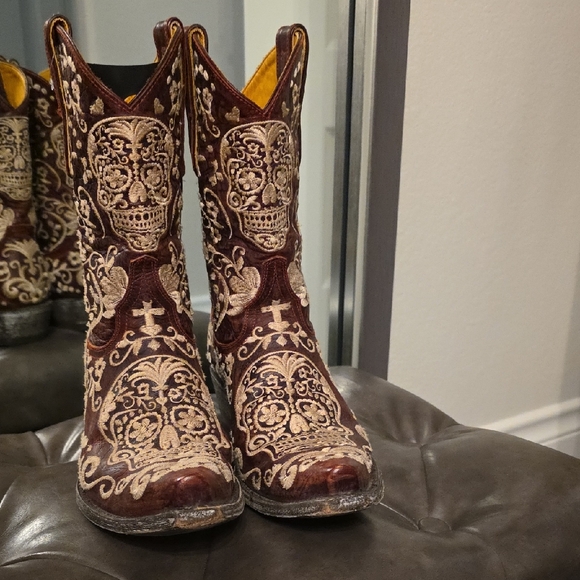 Old Gringo Skull Embroidered Boots - Picture 1 of 12